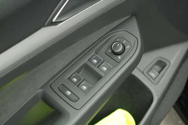 Volkswagen Golf (2026) thumbnail 16