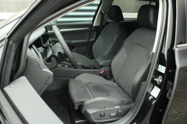 Volkswagen Golf (2026) thumbnail 4