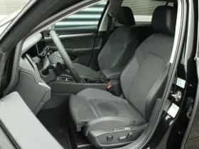Volkswagen Golf (2026) thumbnail 4