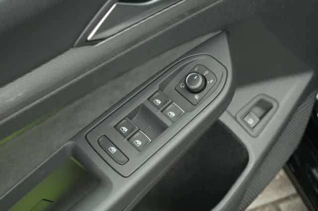 Volkswagen Golf (2026) thumbnail 17