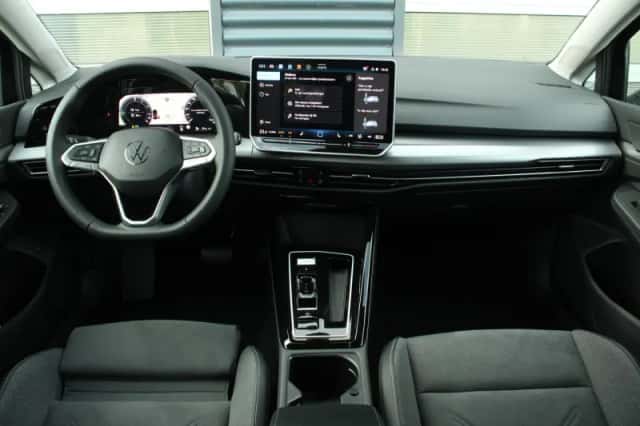 Volkswagen Golf (2026) thumbnail 5