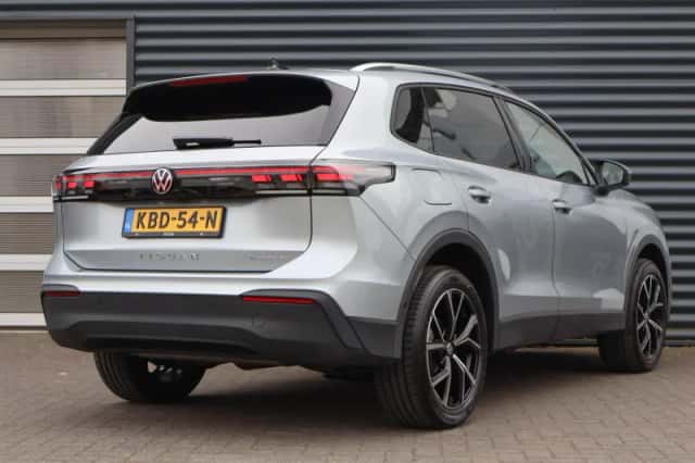 Volkswagen Tiguan (2026) thumbnail 2