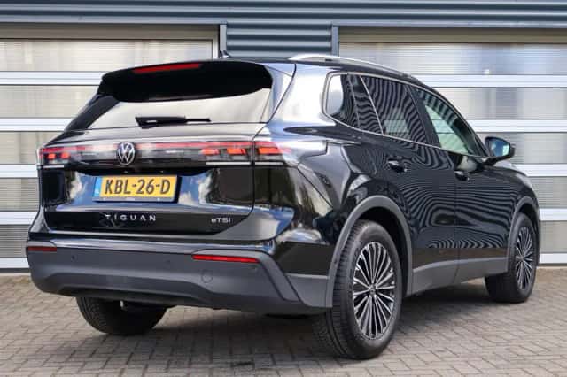 Volkswagen Tiguan (2025) thumbnail 2