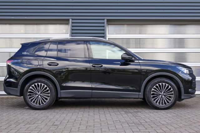 Volkswagen Tiguan (2025) thumbnail 3