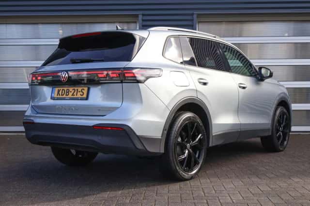 Volkswagen Tiguan (2026) thumbnail 2