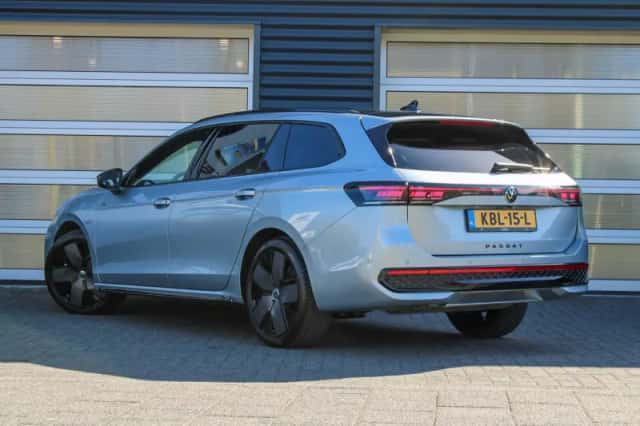 Volkswagen Passat (2025) thumbnail 11