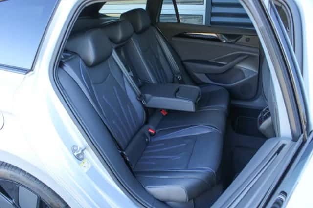 Volkswagen Passat (2025) thumbnail 17