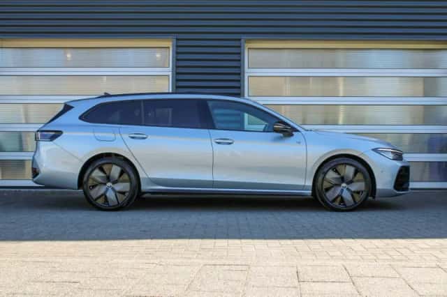 Volkswagen Passat (2025) thumbnail 3