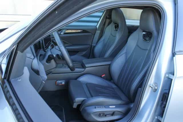 Volkswagen Passat (2025) thumbnail 4