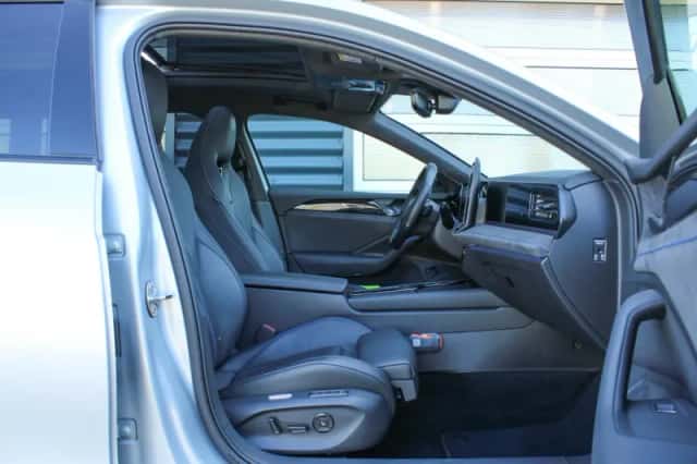 Volkswagen Passat (2025) thumbnail 38