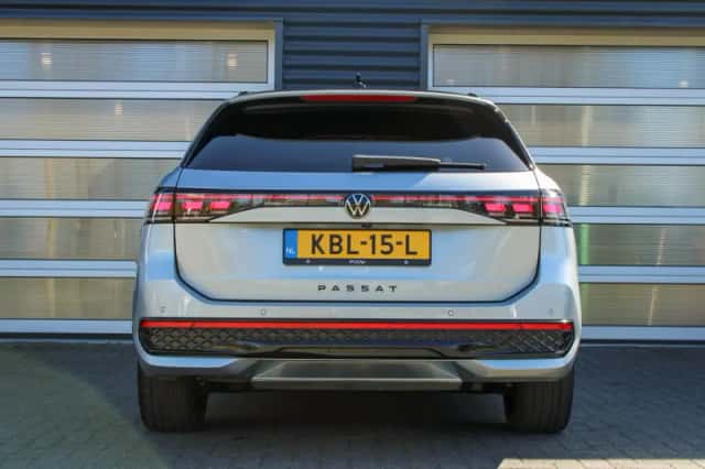 Volkswagen Passat (2025) thumbnail 10
