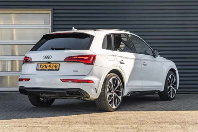 Audi Q5 (2022) thumbnail 2