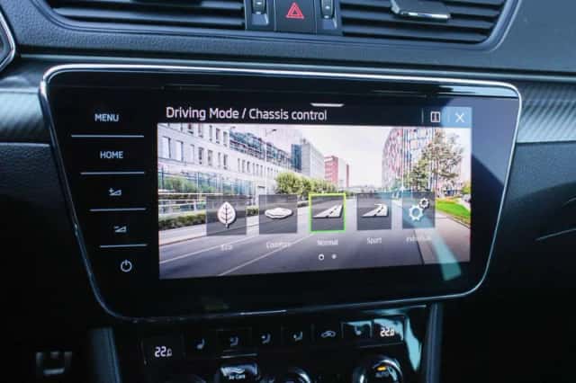 Škoda Superb (2022) thumbnail 56
