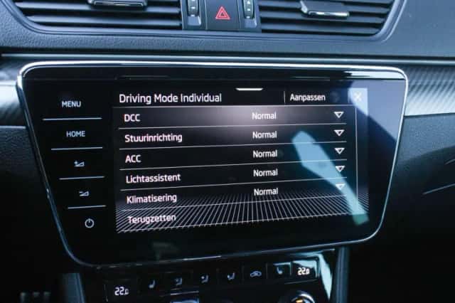 Škoda Superb (2022) thumbnail 57