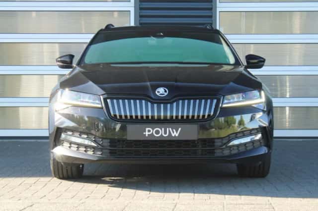 Škoda Superb (2022) thumbnail 9