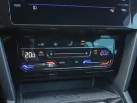 Volkswagen Passat thumbnail 32