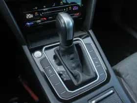 Volkswagen Passat thumbnail 34