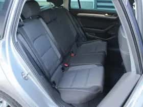 Volkswagen Passat thumbnail 38