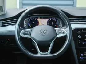 Volkswagen Passat thumbnail 42