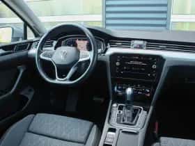 Volkswagen Passat thumbnail 51