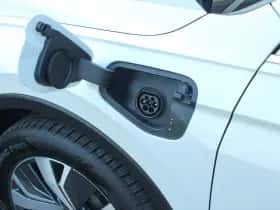 Volkswagen Tiguan (2021) thumbnail 18