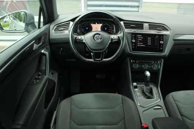 Volkswagen Tiguan (2019) thumbnail 24