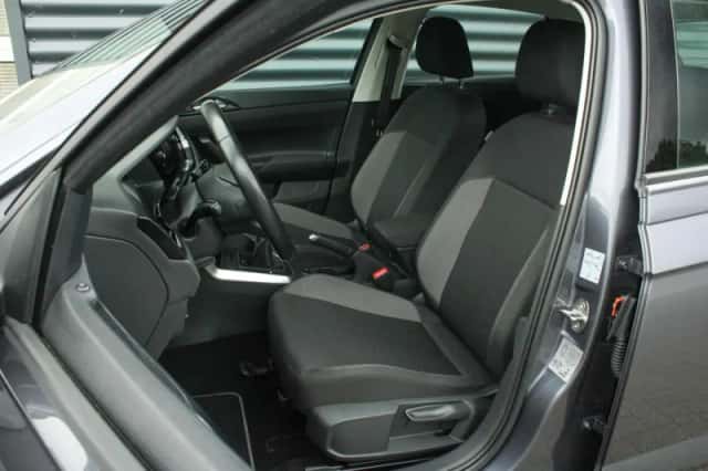 Volkswagen Polo (2022) thumbnail 4