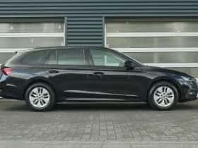 Škoda Octavia (2021) thumbnail 3
