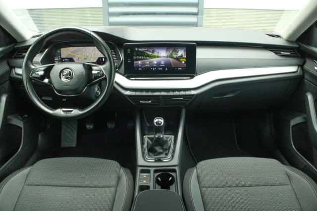 Škoda Octavia (2021) thumbnail 5