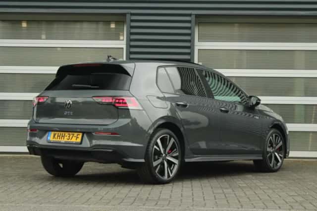 Volkswagen Golf (2025) thumbnail 2