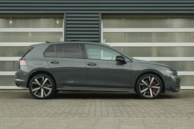 Volkswagen Golf (2025) thumbnail 3