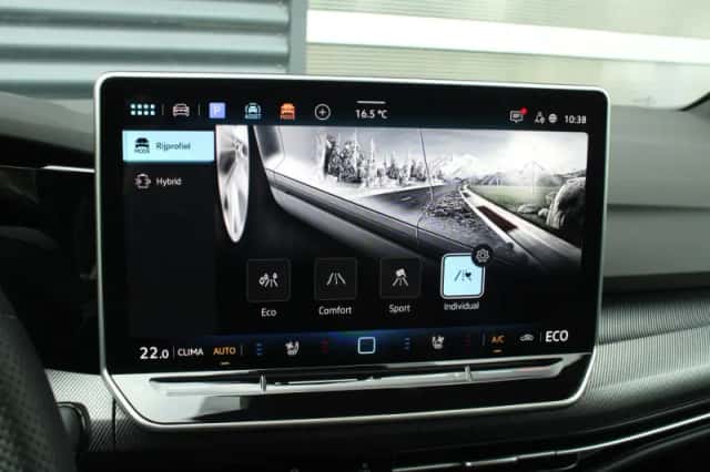 Volkswagen Golf (2025) thumbnail 32