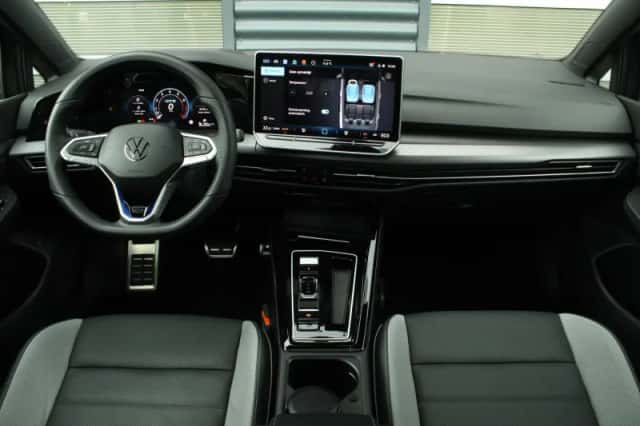 Volkswagen Golf (2025) thumbnail 5