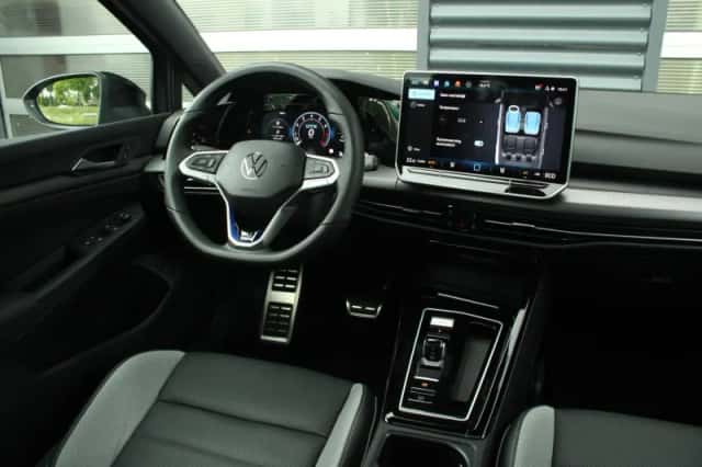 Volkswagen Golf (2025) thumbnail 44