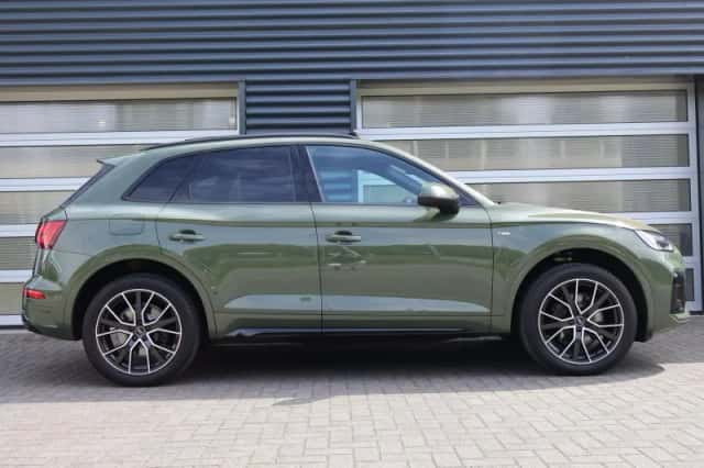 Audi Q5 (2023) thumbnail 3