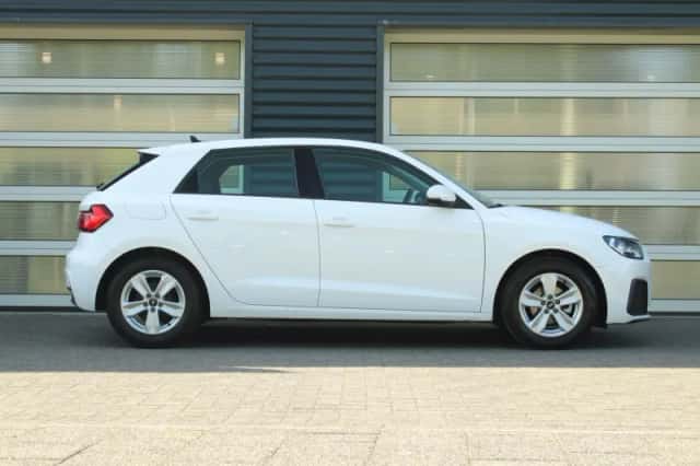 Audi A1 (2023) thumbnail 3