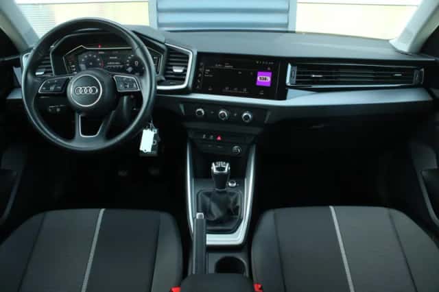 Audi A1 (2023) thumbnail 5