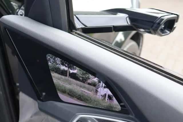Audi e-tron (2020) thumbnail 18