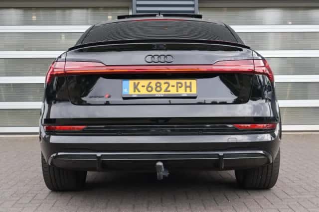 Audi e-tron (2020) thumbnail 10