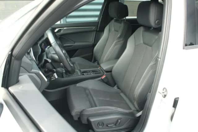 Audi Q3 (2022) thumbnail 4
