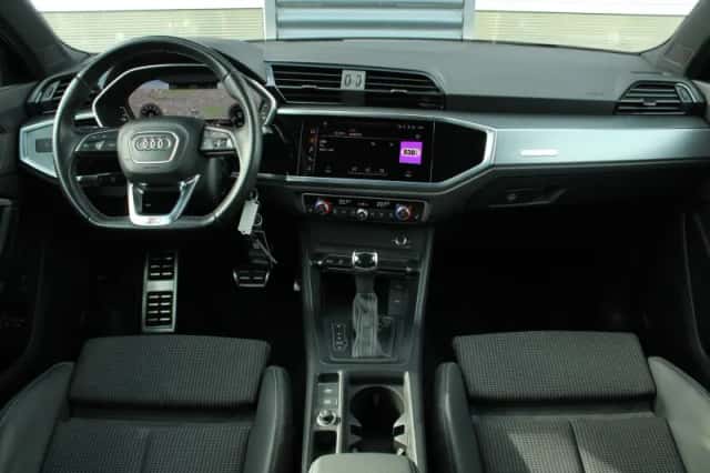 Audi Q3 (2022) thumbnail 5