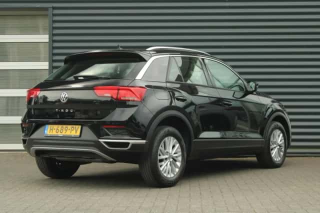 Volkswagen T-Roc (2020) thumbnail 2