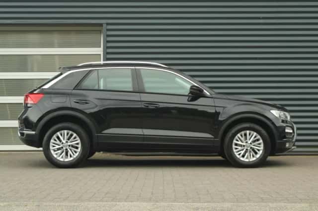 Volkswagen T-Roc (2020) thumbnail 3