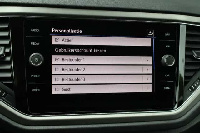Volkswagen T-Roc (2020) thumbnail 44
