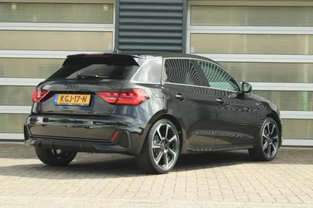 Audi A1 (2025) thumbnail 2