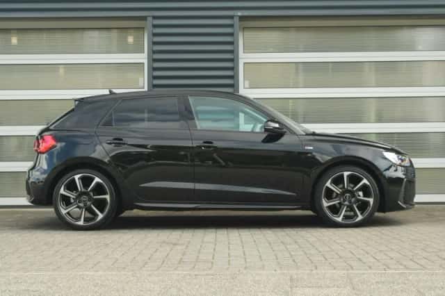 Audi A1 (2025) thumbnail 3