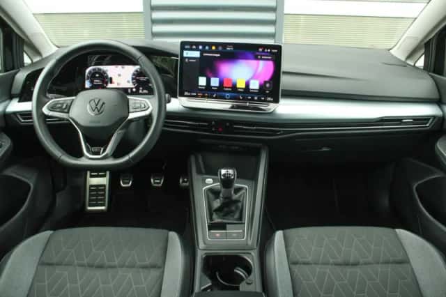 Volkswagen Golf (2025) thumbnail 5