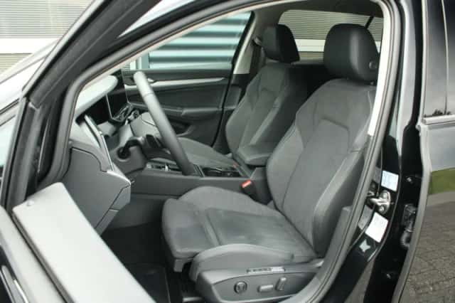 Volkswagen Golf (2026) thumbnail 4