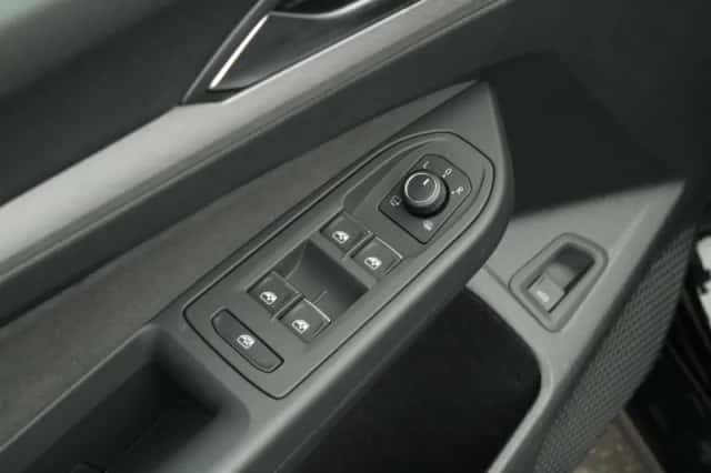 Volkswagen Golf (2026) thumbnail 40