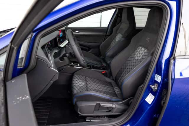 Volkswagen Golf (2026) thumbnail 4